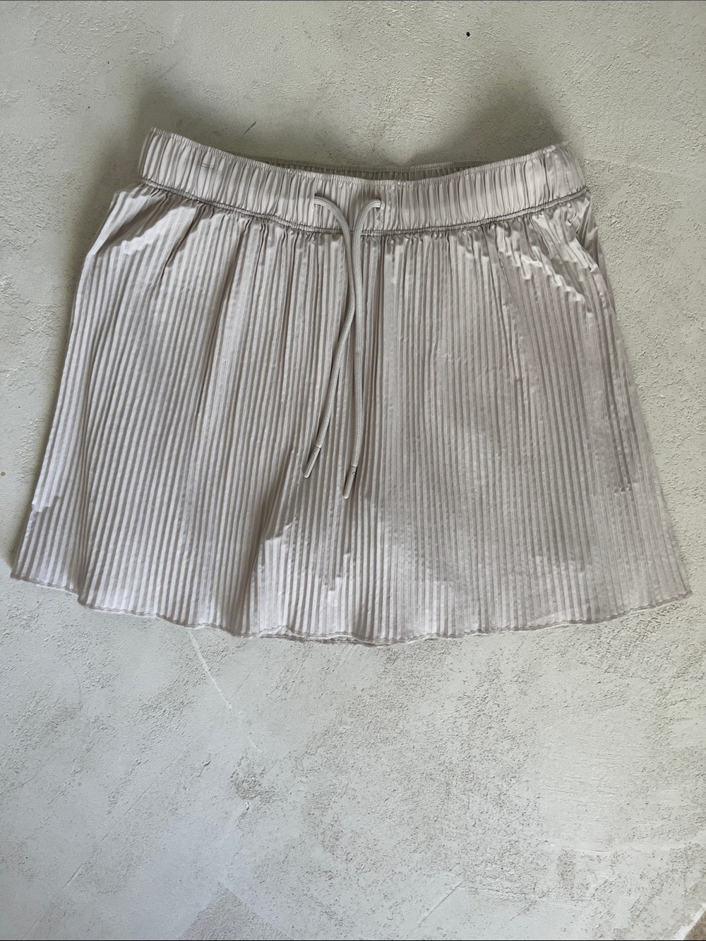 gilly hicks Mini Skirt in Light Beige new with tags